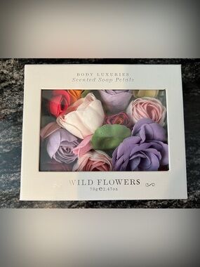 Body Luxuries Scented Soap Petals Wild Flowers 2.47 oz / 70g.